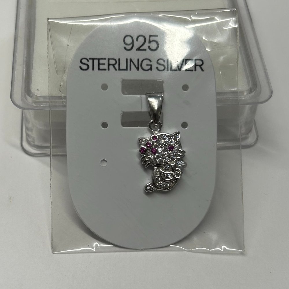 Hello Kitty Necklace Charm - Picture 2 of 2